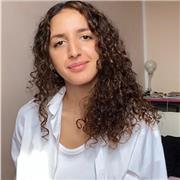 offro ripetizioni per adulti e bambini che frequentano le scuole elementari e medie. Ho il livello C1, livello Ielts 7.5.